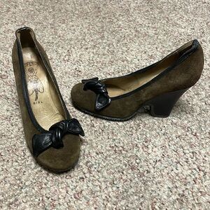 Fly London bow toe wedge heels in excellent condition